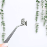 hand-sewing-metal-mark