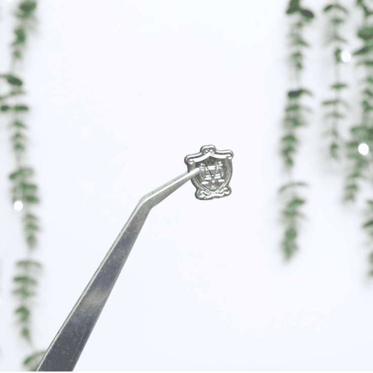 m-brand-clinch-metal-mark