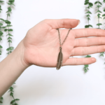 feather-necklace