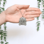 minibus-necklace