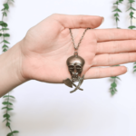 pirates-skull-necklace